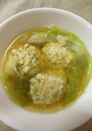 鶏だんごとレタスのスープ-レシピのメイン写真