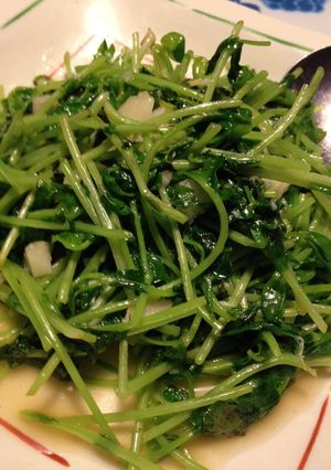 にんにくガッツリ！塩麹で豆苗炒め-レシピのメイン写真