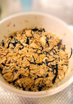 レンジで簡単★ひじきとエノキの鶏そぼろ-レシピのメイン写真