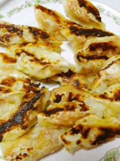 とろ~りチーズ&豚キムチ入り餃子-レシピのメイン写真