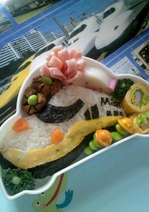 幼稚園のお弁当 ☆新幹線Max E4系☆-レシピのメイン写真