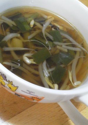 にらともやしのお吸い物仕立て-レシピのメイン写真
