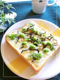 クリチと枝豆と塩昆布のトースト-レシピのメイン写真
