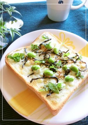 クリチと枝豆と塩昆布のトースト-レシピのメイン写真
