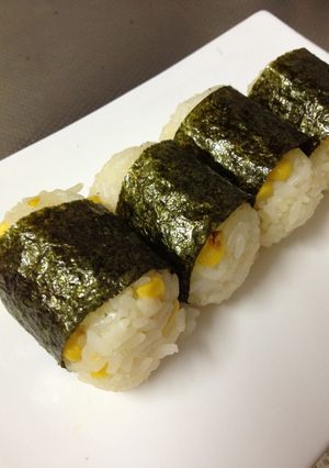お弁当に！コーンおにぎり-レシピのメイン写真