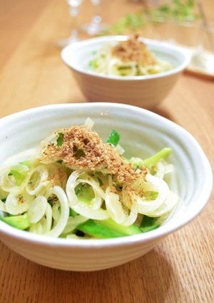 醤油麹と亜麻仁油で玉ねぎサラダ。-レシピのメイン写真