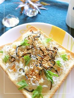 しらす・塩昆布・胡麻のラー油風味トースト-レシピのメイン写真
