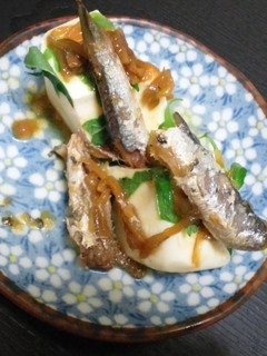 いわしの生姜煮と大葉のせ冷や奴-レシピのメイン写真