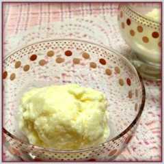 รูปของ 簡単濃厚♡クリームチーズと桃のアイス