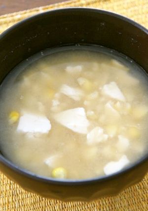 豆腐ととうもろこしの味噌汁-レシピのメイン写真
