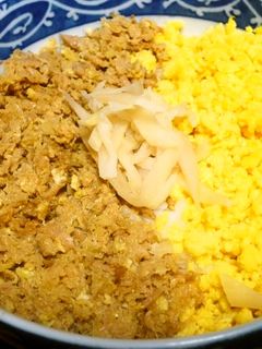 ツナ缶で作る二色丼-レシピのメイン写真