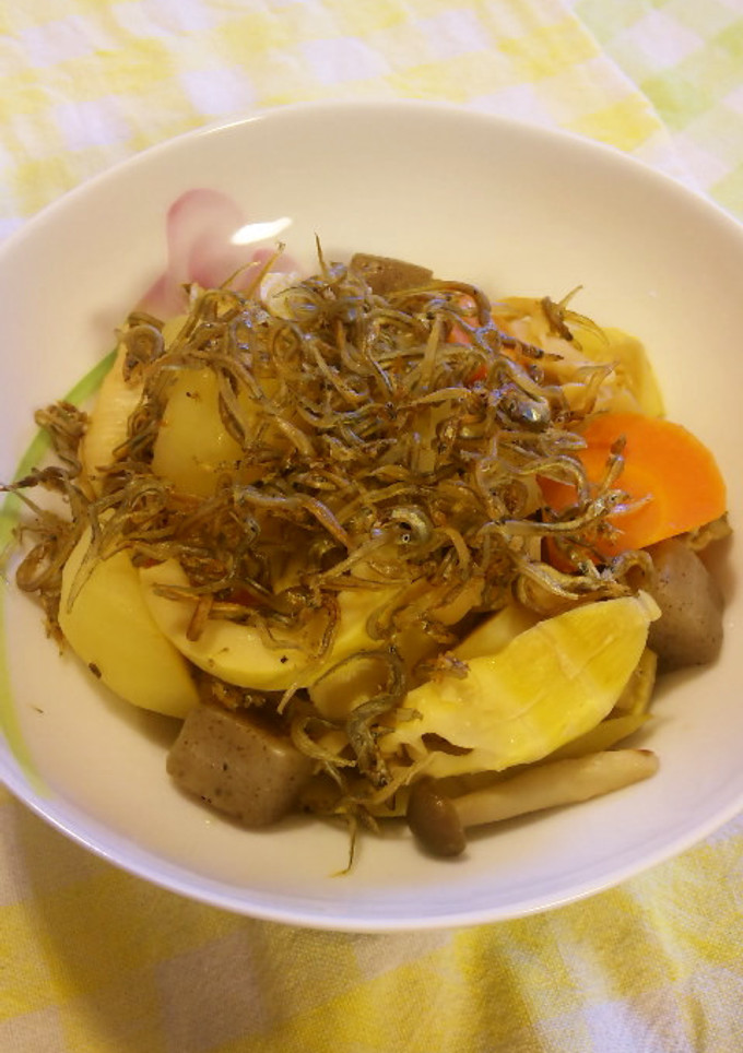 じゃがいもと筍の煮物にのっけてちりめん♪-レシピのメイン写真