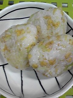 揚げ玉で夜食おにぎり-レシピのメイン写真