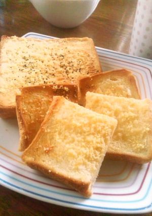こんがり香ばしいパルメザントースト-レシピのメイン写真