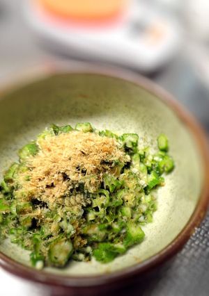 小さな野菜のおかず☆オクラと梅の叩きあえ-レシピのメイン写真
