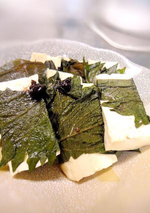 豆腐の梅肉・大葉醤油麹漬け巻き-レシピのメイン写真