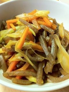 つきこんにゃくの麺つゆ炒め煮-レシピのメイン写真