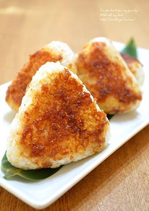 梅醤油麹の焼きおにぎり-レシピのメイン写真
