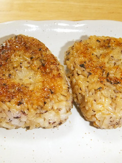ゆかりご飯で☆焼きおにぎり-レシピのメイン写真