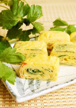 三つ葉とカニカマの玉子焼き～茶碗蒸し風～-レシピのメイン写真
