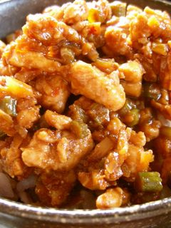 簡単丼②鶏胸・にんにくたっぷり肉みそ-レシピのメイン写真