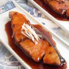 A picture of ぶり・イワシのコチュジャン照り焼き.