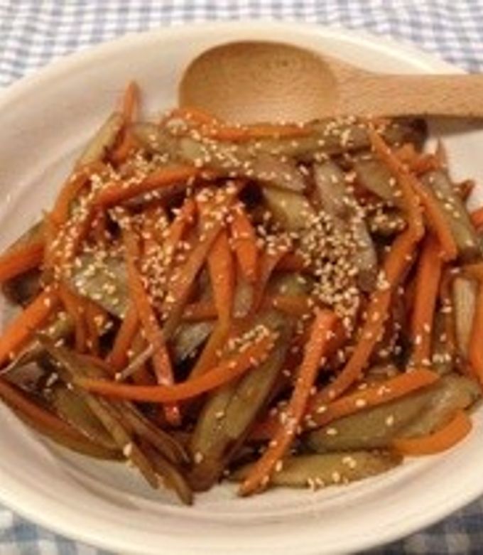 炒め煮で作る、ゴボウと人参のきんぴら＊ by えり♡ママ