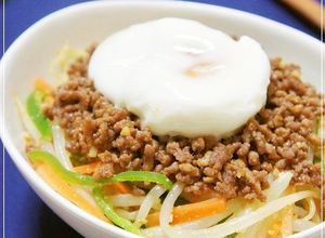 *ビビンバ丼風* ナムルと挽き肉そぼろ丼-レシピのメイン写真