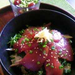 รูปของ 安い赤身マグロで簡単漬け丼