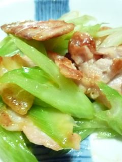 ササッとセロリと豚肉の炒め物-レシピのメイン写真
