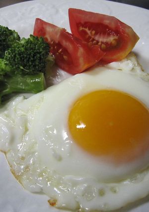 ダッチで目玉焼き-レシピのメイン写真