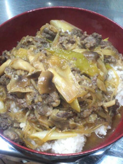 塩麹肉醤油麹コンニャクかさましすき焼き丼-レシピのメイン写真