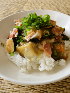 ベーコン&ナスの♪とろ~りチーズ丼-レシピのメイン写真