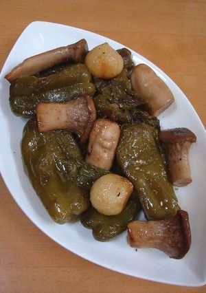 丸ごとピーマンのオリーブオイル煮-レシピのメイン写真