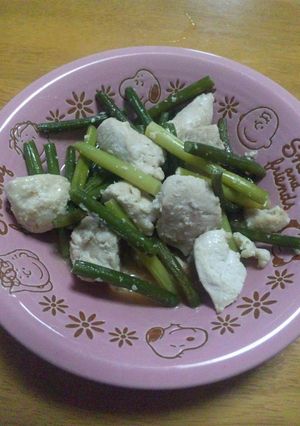 鶏むね肉の塩麹漬けとニンニクの芽炒め-レシピのメイン写真