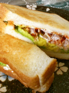アボカドとツナのホットサンド-レシピのメイン写真