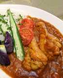 チキンウイングと夏野菜の トマトカレー