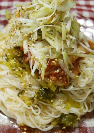 日韓の漬け物で食べる汁なしラー油そば-レシピのメイン写真