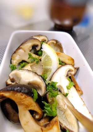 焼き椎茸のレモン醤油☆大葉風味-レシピのメイン写真
