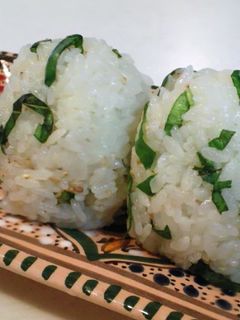 試してみて、バジルおにぎり♪-レシピのメイン写真