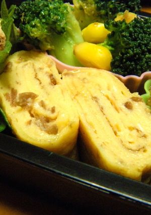 お弁当に✿梅と蜂蜜の卵焼き-レシピのメイン写真