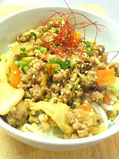 *+野菜たっぷりビビンバ風丼*+-レシピのメイン写真