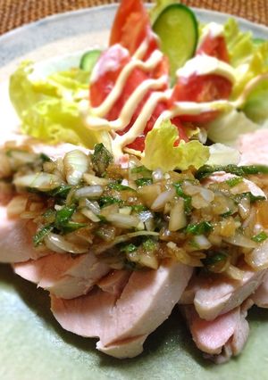 塩麹deしっとり鶏ハム☆香味ダレ-レシピのメイン写真