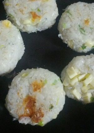 簡単チーズとシラスの焼きおにぎり-レシピのメイン写真