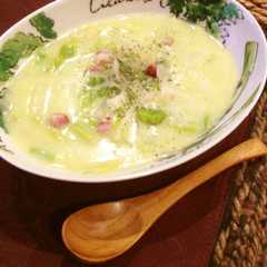 รูปของ 春キャベツとそら豆の♡ホワイトシチュー