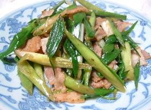 ベーコンと葉にんにくの炒め物-レシピのメイン写真