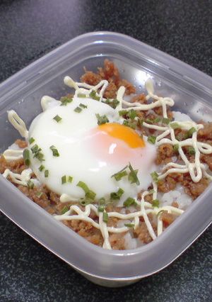 ズボラ飯＊鶏そぼろおんたまよご飯-レシピのメイン写真