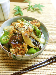 胡麻鶏つくねと野菜の焼肉のたれ丼-レシピのメイン写真