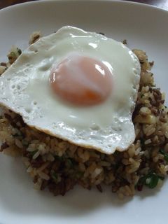 目玉焼きのせ♪スタミナ炒飯-レシピのメイン写真