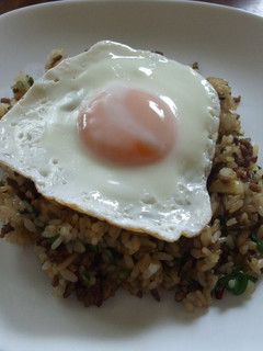 目玉焼きのせ♪スタミナ炒飯-レシピのメイン写真